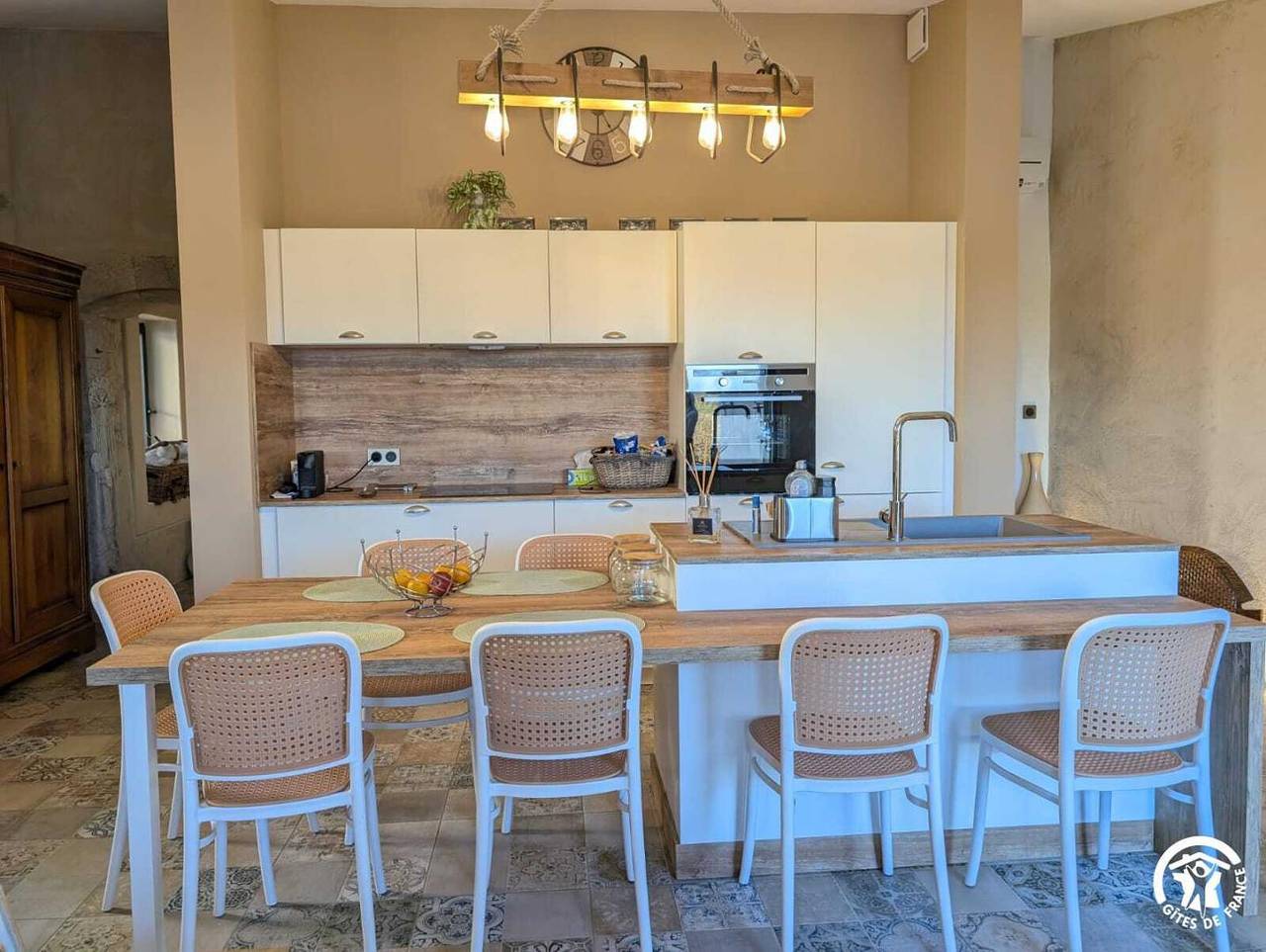 Les Granges Saint Paul - Gîte du Vignoble in Lespignan, Côte d'Améthyste