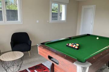 Location de vacances pour 12 personnes, avec terrasse et jardin à Longues-sur-Mer