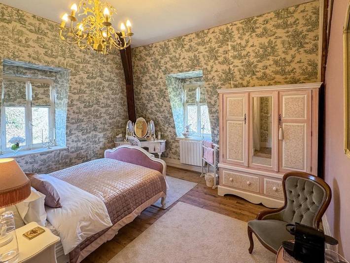 Hôtel pour 2 personnes, avec vue ainsi que jardin et terrasse à Saint-Just-le-Martel - 3