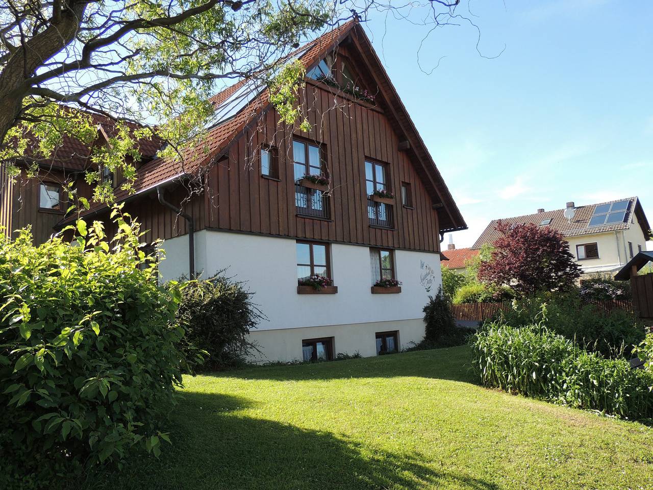 Gästehaus Jutta / Pension Link - 1 Doppelzimmer Rother Kuppe mit Zimmersafe in Fladungen, Rhön-Bayern
