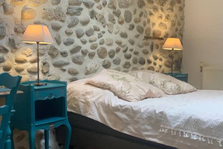 Location de vacances pour 2 personnes, avec Jardin et Piscine à Saint-Romans - 2