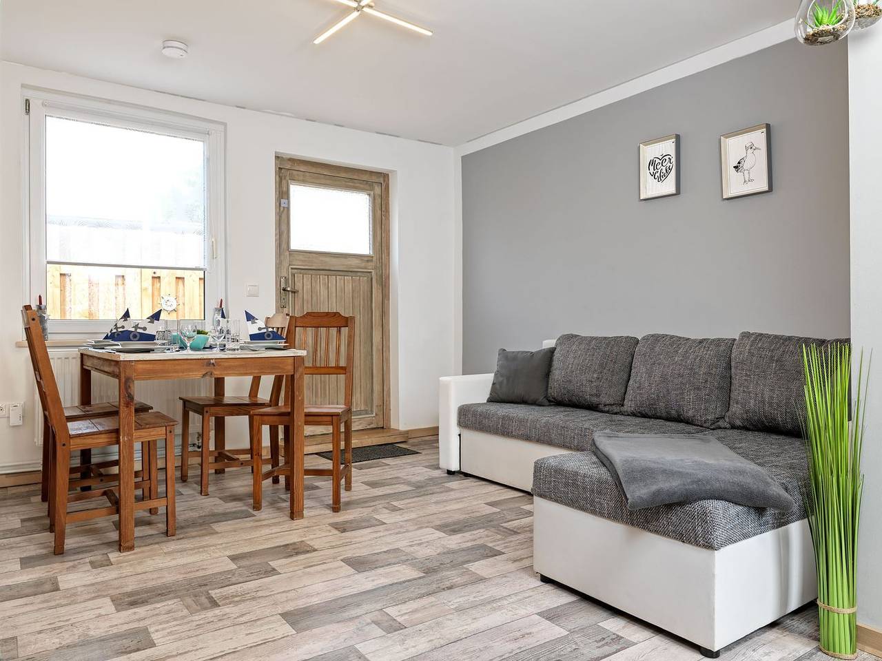 Ganze Wohnung, App. Inselbude - Kleine moderne Ferienwohnung im Hause der Eigentümer mit separatem Zugang. in Kirchdorf (Poel), Nordwestmecklenburg (Wismar und Umgebung)