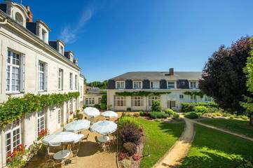Hôtel pour 3 personnes, avec piscine et jardin dans Gennes-Val-de-Loire