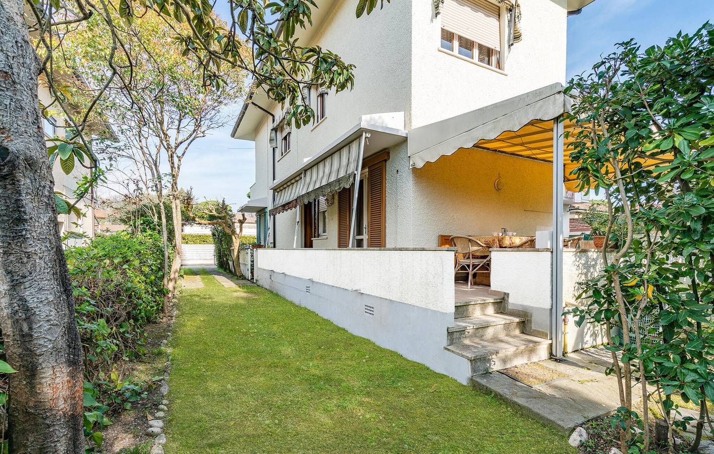 Encantador apartamento de 1 dormitorio con jardín, a 400 m de la playa de Bagno Firenze in Marina di Pietrasanta, Pietrasanta