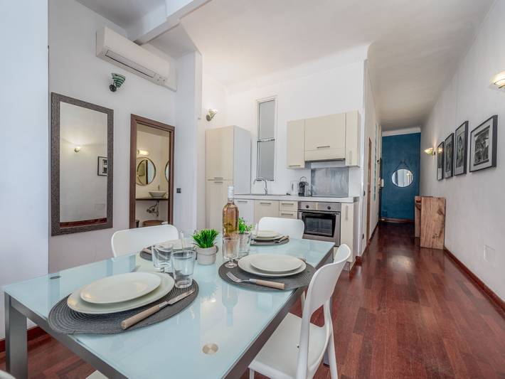 Entire apartment, Rue des Serbes in Cannes, Mediterranean Coast (France)