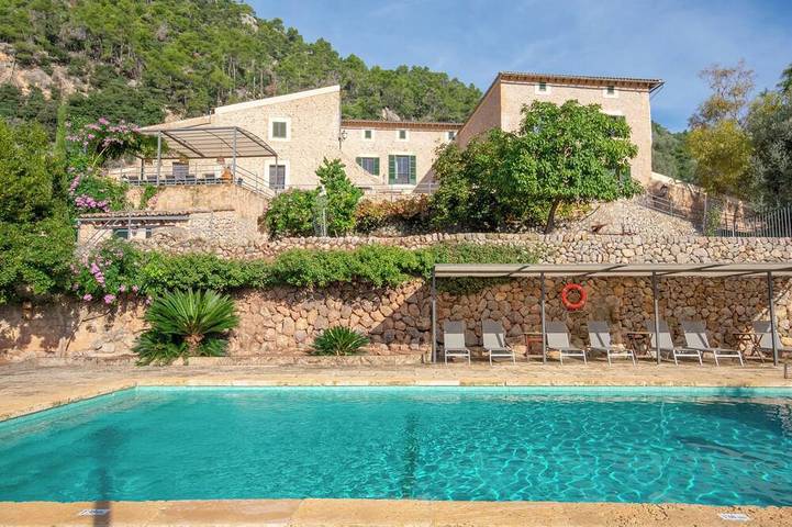 Finca für 18 Personen, mit Garten und Balkon in Bunyola