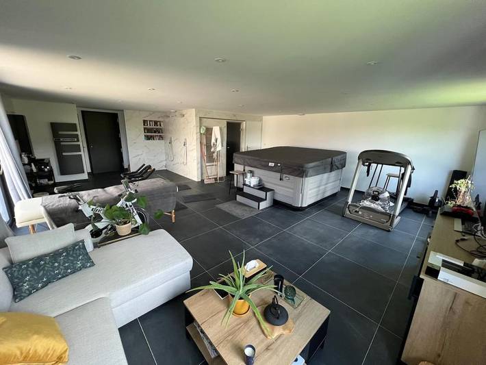 Location de vacances pour 12 personnes, avec balcon ainsi que piscine et jacuzzi à Champagnole - 3