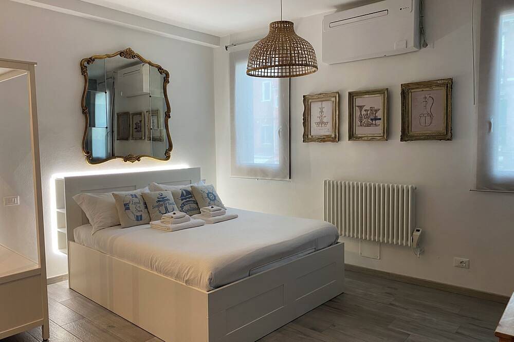 Entire apartment, Vetrai House - Overlook Canal in Murano - Venice in Murano, Venice Province