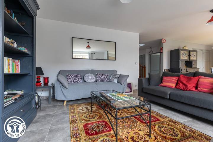 Gîte pour 8 personnes, avec jardin à Saint-Romain (Puy-de-Dôme) - 2