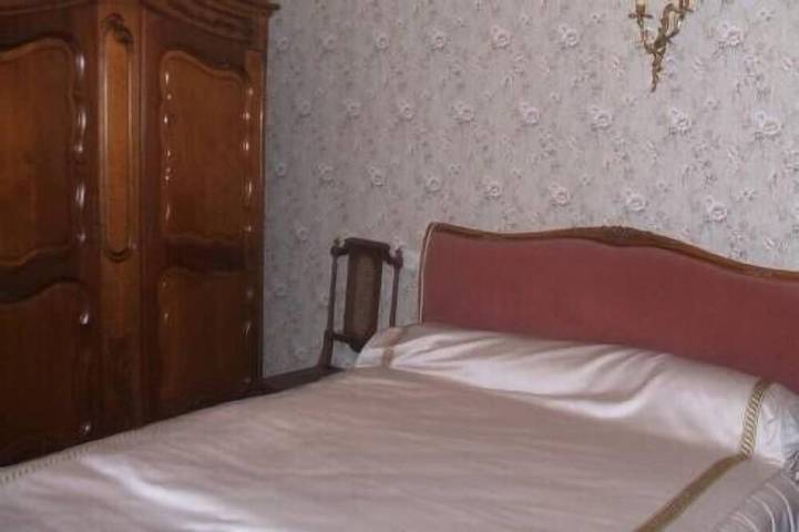 Gîte pour 7 personnes, avec terrasse ainsi que piscine et jardin, animaux acceptés à Lamothe-Fénelon - 2