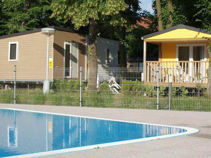 Ferienhaus für 6 Personen, mit Terrasse und Garten sowie Pool in Prag