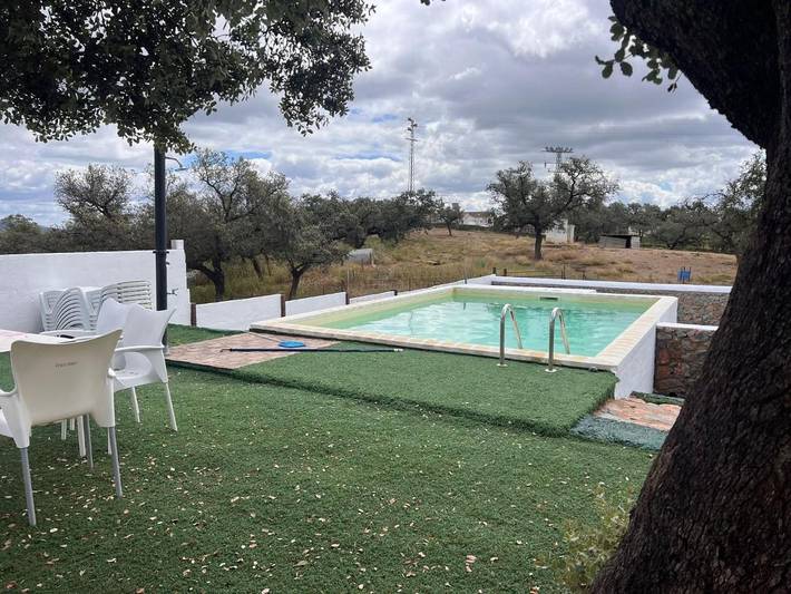 Chalet para 14 personas, con vistas y jardín además de piscina y vistas al lago, Se admiten mascotas en Sierra de Aracena y Picos de Aroche - 4