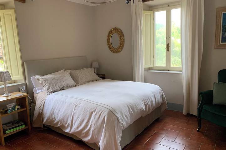 Villa Alventura con piscina privata, a 5 km da Barga, 3 camere con bagno interno in Barga, Parco Regionale delle Alpi Apuane