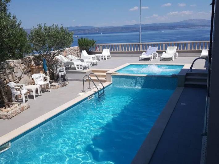 Ganze Wohnung, Mit beheiztem Außenpool in Šolta (Split-Dalmatien), Rogac