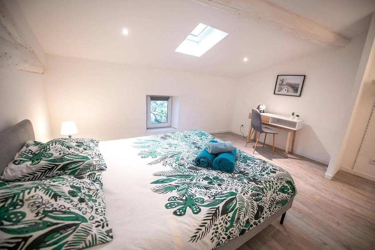 Appartement entier, Two-Bedroom Apartment in Lorette, Parc Naturel Régional du Pilat