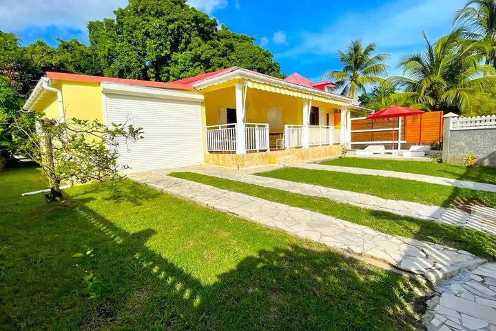 Ferienhaus für 5 Personen, mit Garten und Terrasse sowie Pool - 1