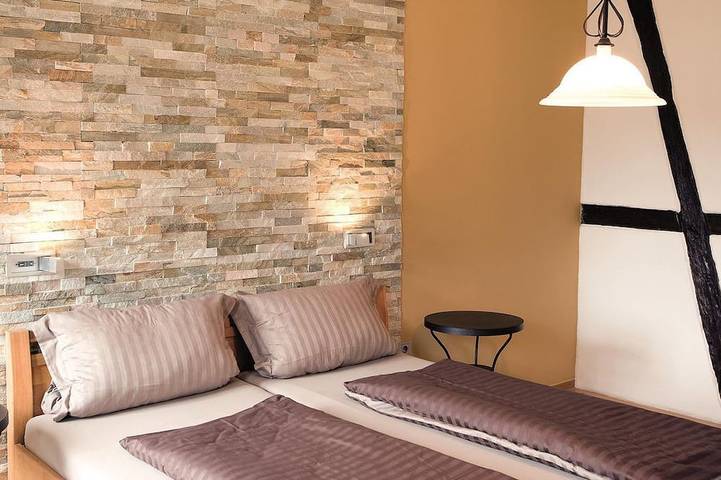 Ferienwohnung für 6 Personen, mit Balkon und Garten in Kandel