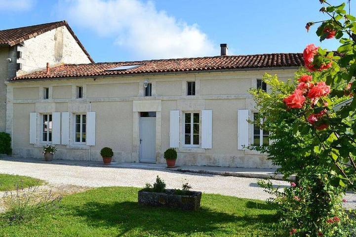 Gîte pour 4 personnes, avec Terrasse et Jardin à Lignières-Sonneville