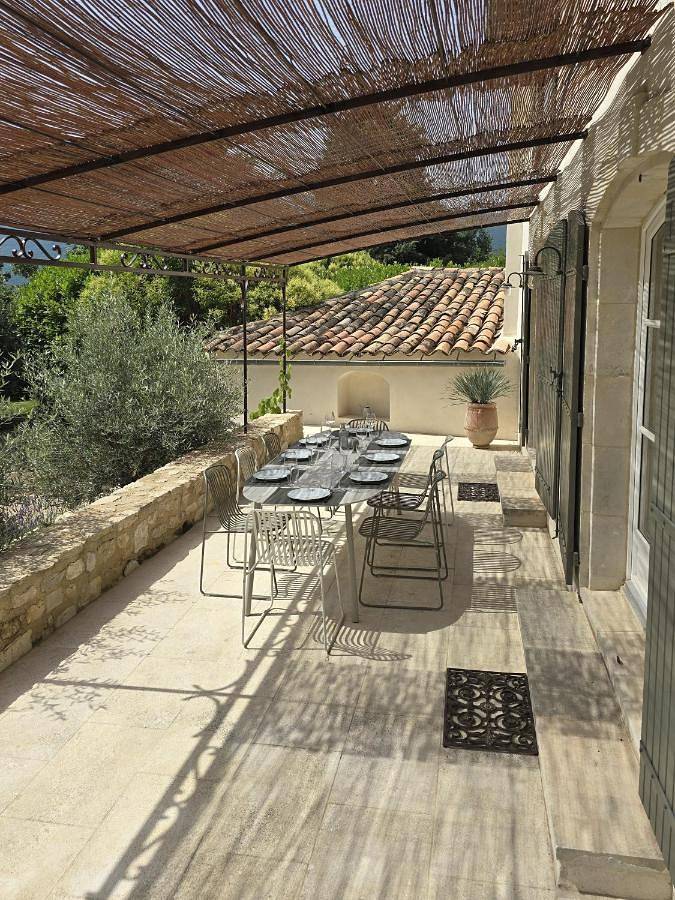 Location de vacances pour 9 personnes, avec jardin ainsi que vue et piscine, animaux acceptés à Saint-Martin-de-Castillon - 4