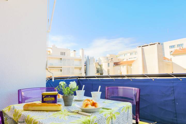 Gîte pour 3 personnes, avec balcon dans Office De Tourisme Et Des Congres De Nice - 3