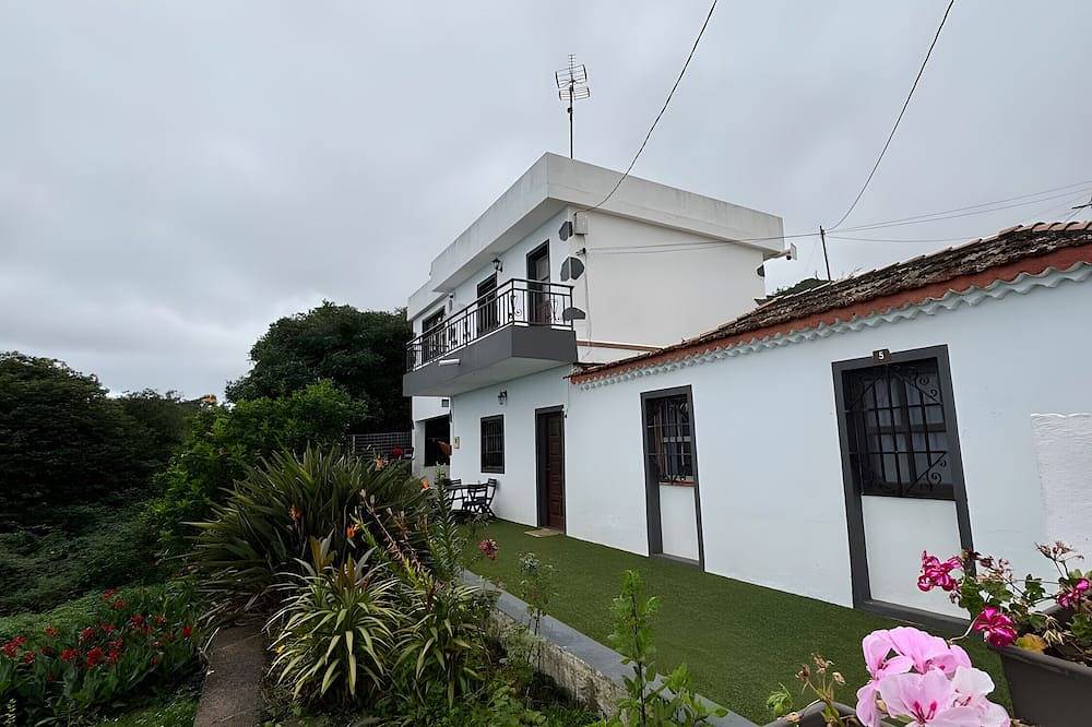 Casa Vacacional 'María José' con Vistas a la Montaña, Terraza Privada y Wi-Fi in El Granel, Puntallana