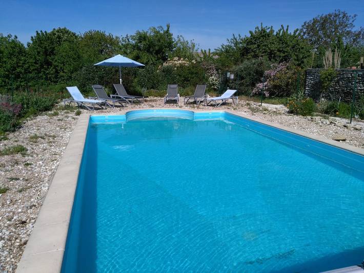 Casa vacacional 'Gite Les Coquillages' con piscina, terraza compartida y Wi-Fi in La Devise, Region de Rochefort