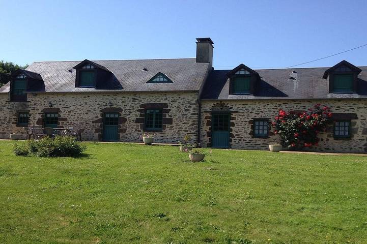 Gîte pour 12 personnes, avec Terrasse et Jardin