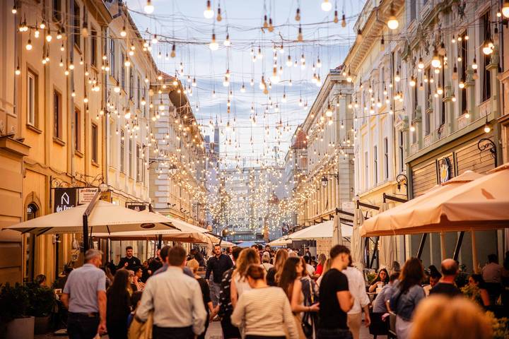 Ganze Ferienwohnung, Apartment Sleeps 4 with Pets Welcome in Timișoara, Timiș