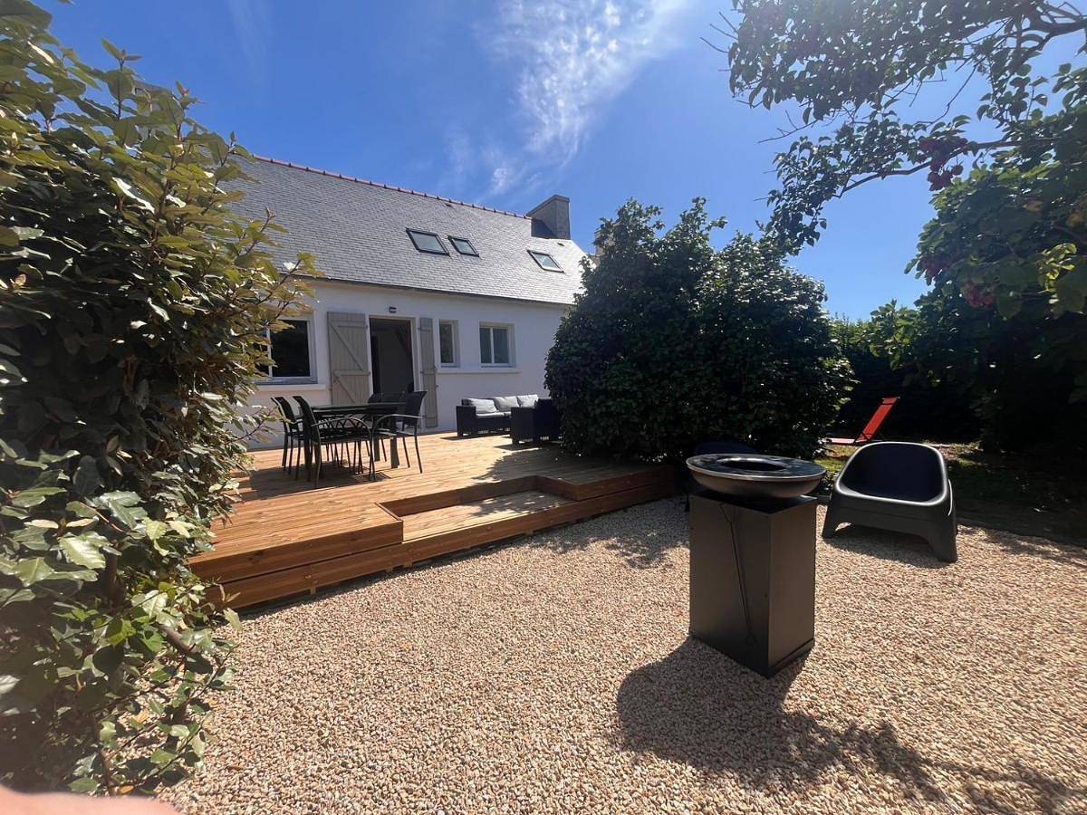 Three-Bedroom Home in Plovan, Côte de Cornouaille