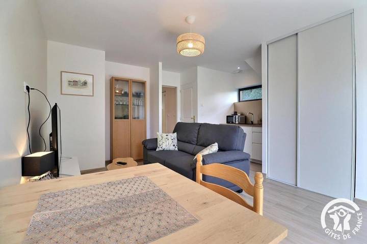 Location de vacances pour 2 personnes, avec vue ainsi que jardin et terrasse à Saint-Père-Marc-en-Poulet - 3