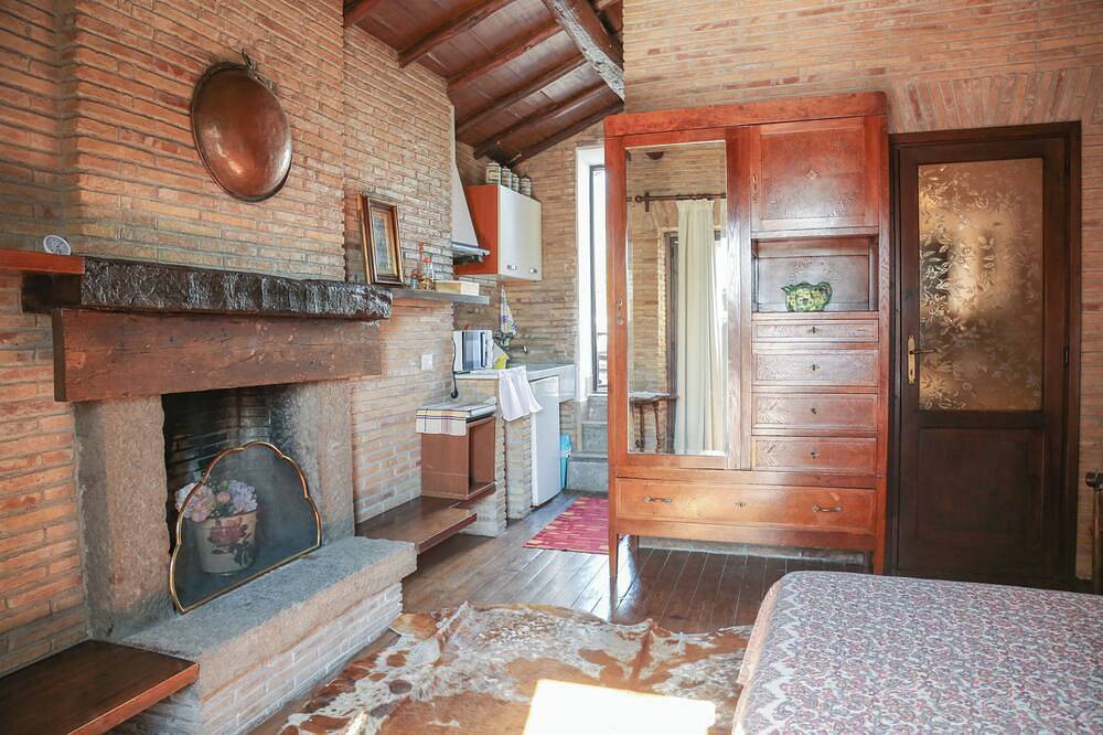Cottage independent from the villa provided with kitchenette in Viterbo, Viterbo Province