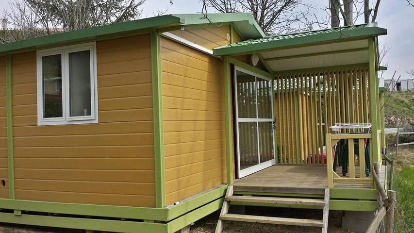 Camping pour 5 personnes, avec terrasse ainsi que piscine et vue, animaux acceptés dans Privas - 3