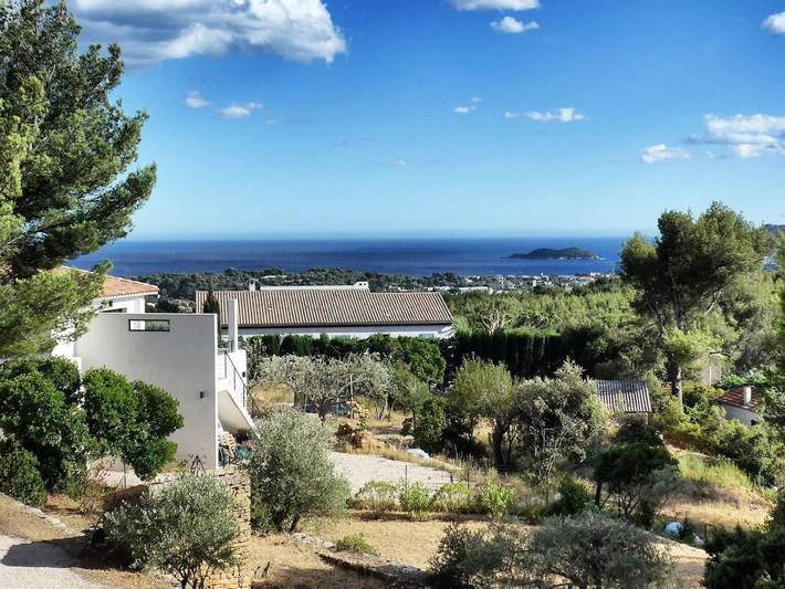 Location de vacances pour 8 personnes, avec piscine et jardin à Ceyreste - 2