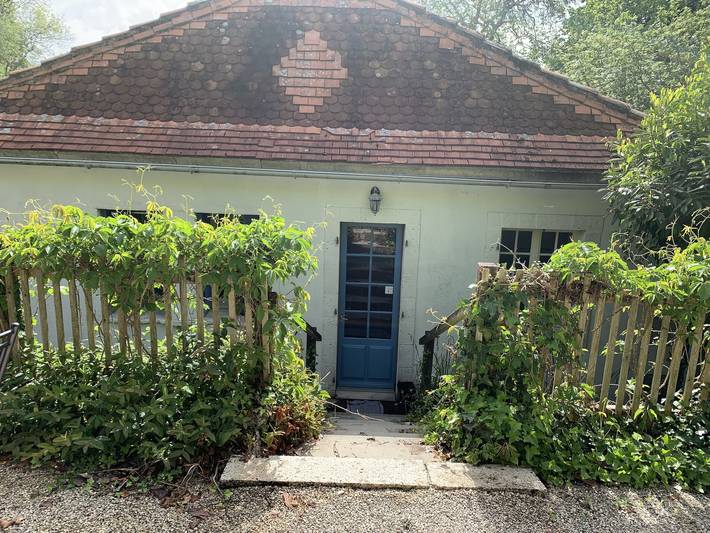 Gîte pour 4 personnes, avec piscine, adapté aux familles à Montmoreau-Saint-Cybard