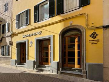 Hôtel pour 2 personnes, avec terrasse et jacuzzi à Alaior
