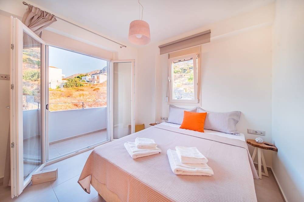 Aloni 3 bedroom Sea View Villa, sleeps 7 persons in Limenas Chersonisou, Iraklio-Heraklio region