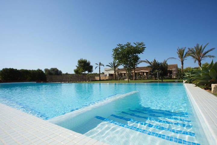 Villa für 2 Personen, mit Terrasse und Whirlpool sowie Garten und Pool in Es Trenc - 4