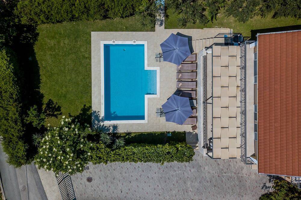 Split Villa für bis zu 12 Personen mit beheiztem Pool in der Nähe von Split und Strand in Stobrec, Split-Dalmatien