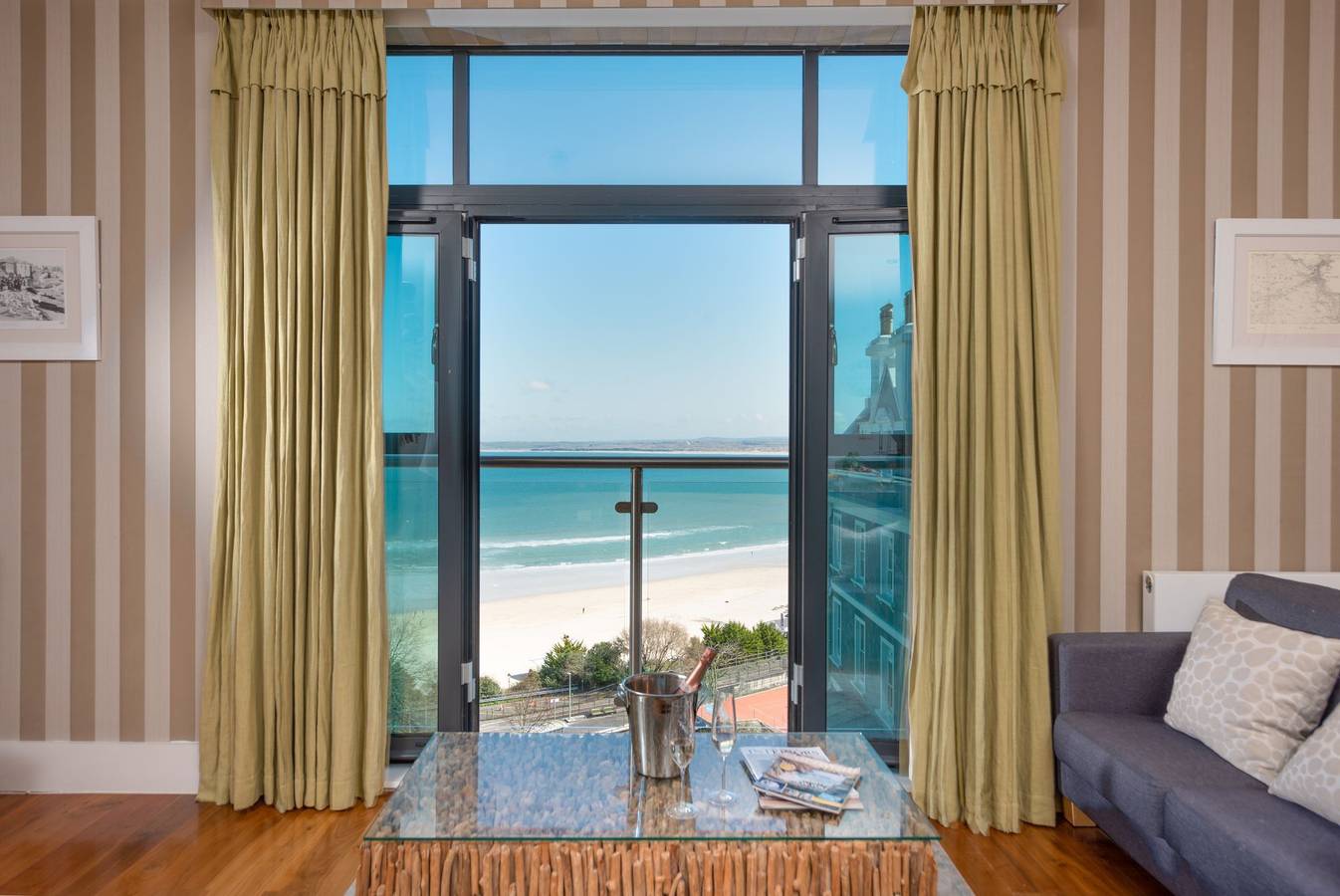 Entire holiday apartment, 3 Porthminster Mews in St. Ives, Cornwall