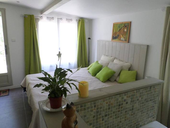 Chambre d’hôte pour 2 personnes, avec Terrasse ainsi que Jardin et Vue à Arles