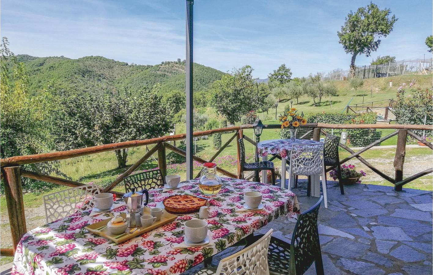 130qm Wohnung mit Parkplatz, Pool & Internet in Arezzo Provinz