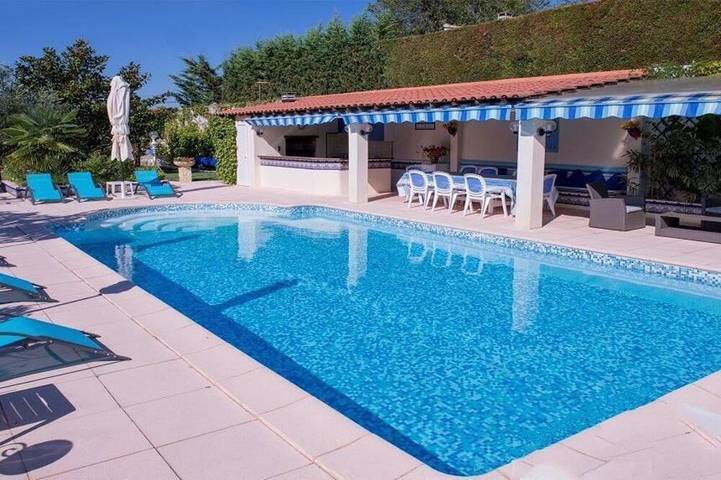 Villa pour 8 personnes, avec terrasse et jardin