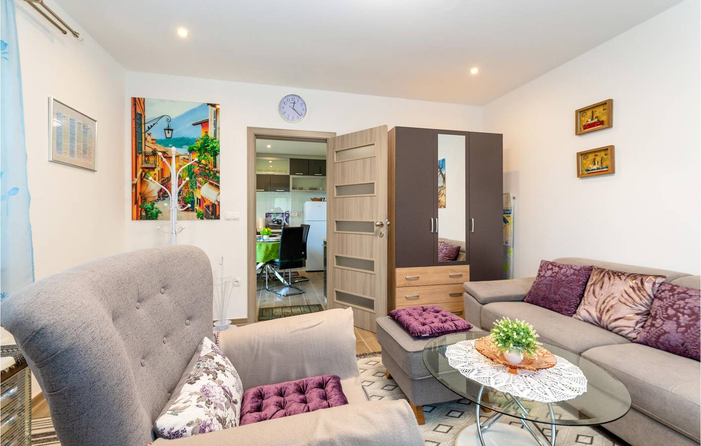 Ganze Ferienwohnung, Gemütliche Ferienwohnung mit Terrasse, Klimaanlage und Parkplatz in der Nähe der Küste von Donji Karin in Donji Karin, Zadar