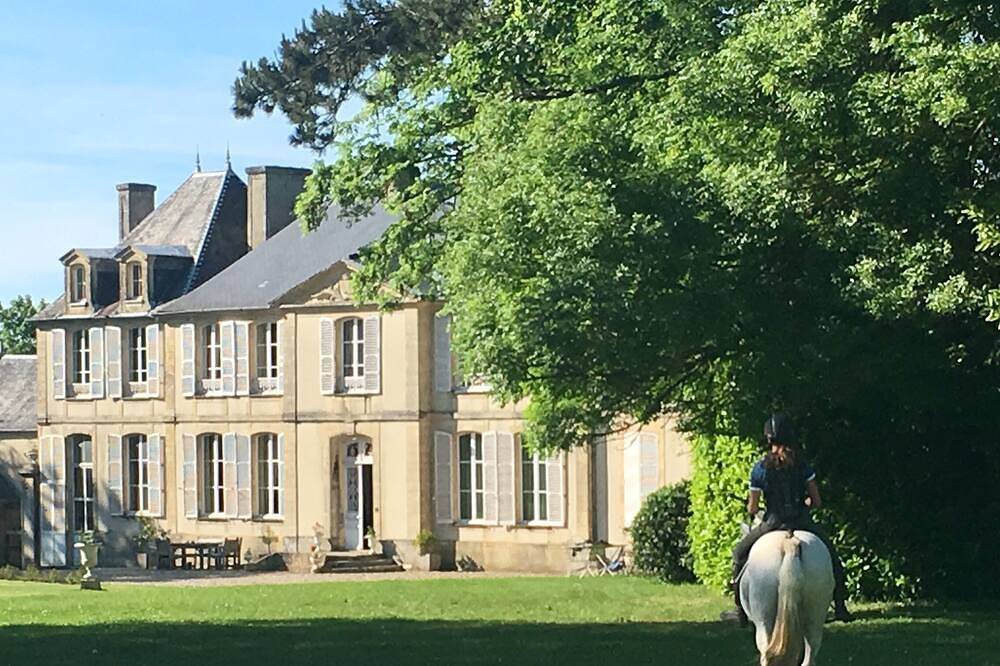 Ganze Wohnung, Gite / apartment in castle outbuildings in Commes, Bayeux und Umgebung