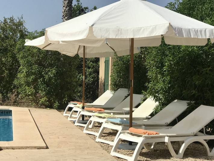 Ferienhaus für 6 Personen, mit Terrasse und Garten sowie Pool in Es Llombards