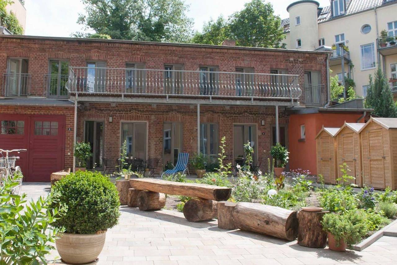 Ganze Wohnung, Beautiful and Cozy Remise for up to 6 Guests in Berlin Pankow, Berlin