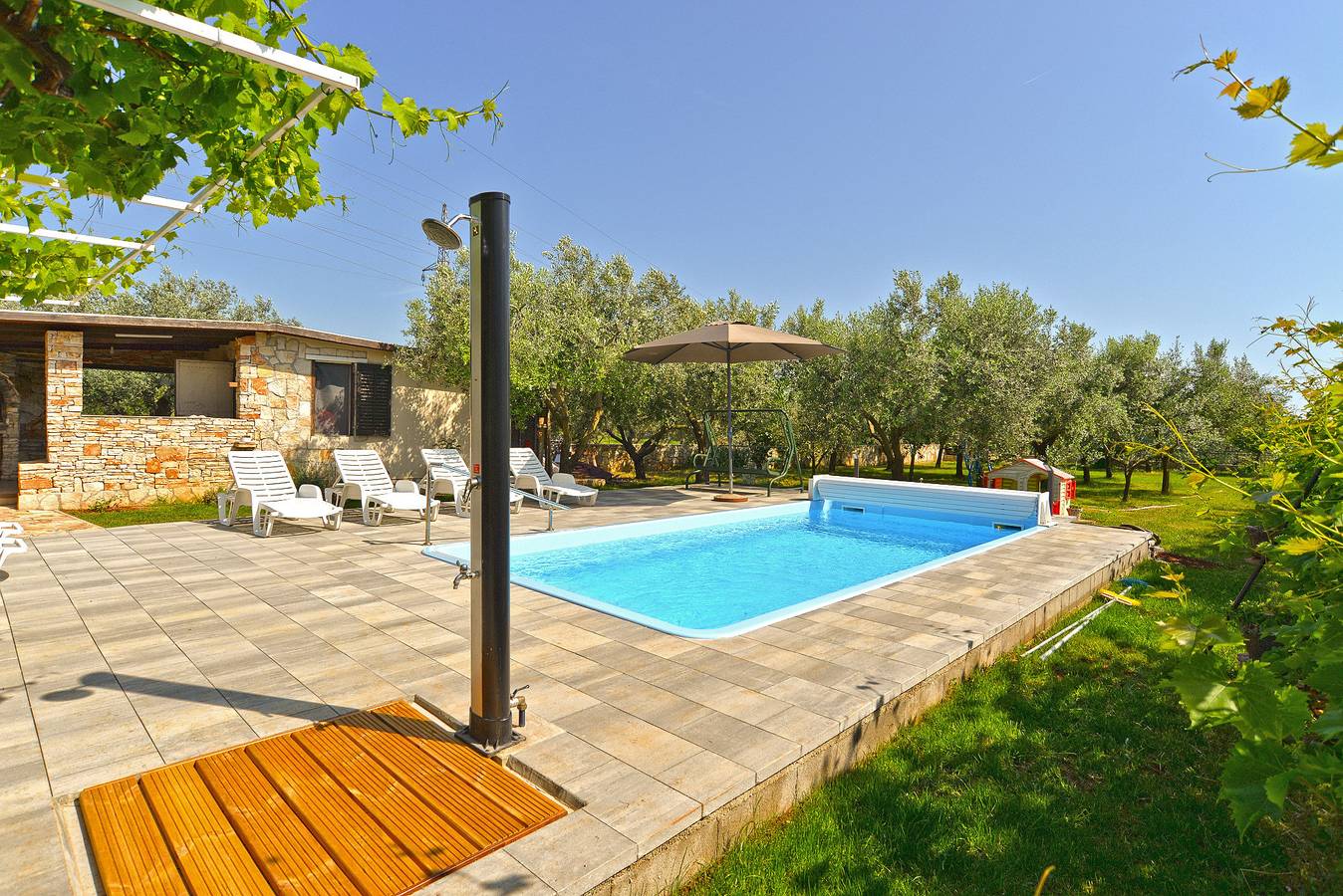 Ferienhaus für 8 Personen mit Pool in Fazana, Südküste Istrien