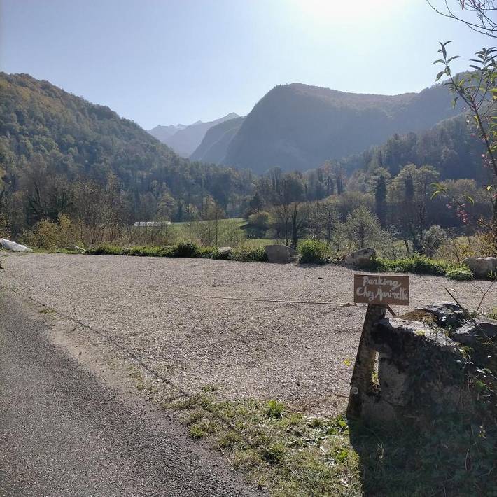 Location de vacances pour 12 personnes, avec jardin ainsi que vue et terrasse à Ercé - 3