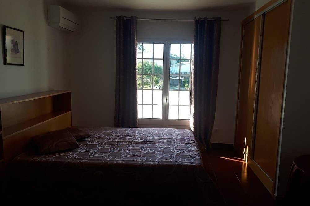 Luxury villa, with garden and private pool, A/C, free Wifi, near beach in Albufeira, Faro District