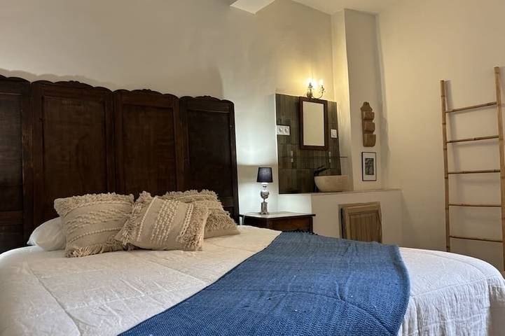 Michèle's house located in the heart of the village of Goult in Goult, Parque natural regional del Luberon